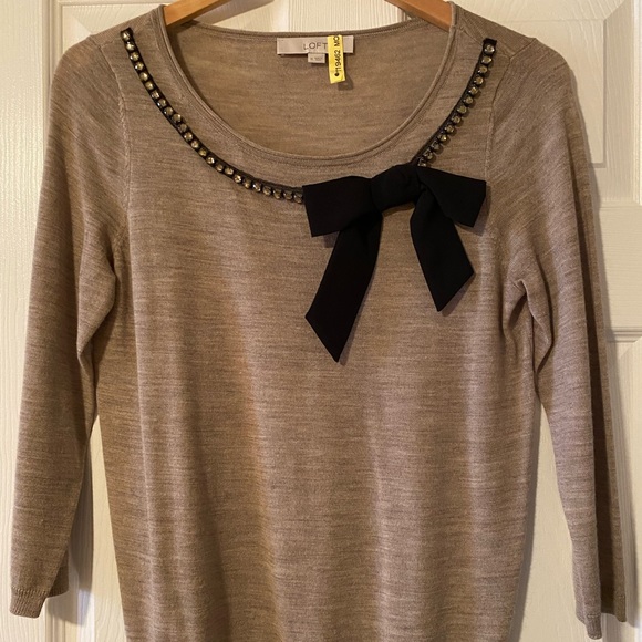 Ann Taylor Loft Tan sweater - Picture 2 of 7